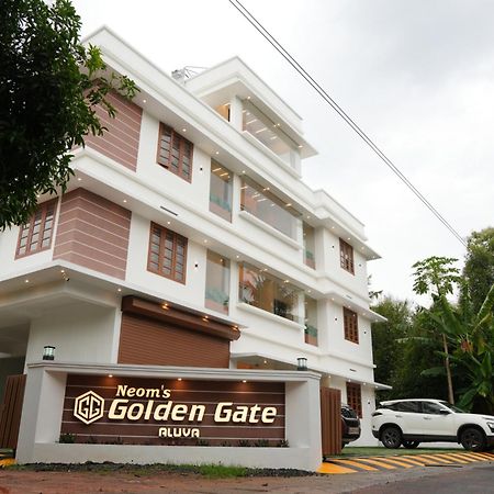 Hotel Neom'S Golden Gate Alwaye Esterno foto